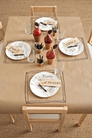 Simple Table Setting Ideas for Thanksgiving: Kid Friendly Kraft Table